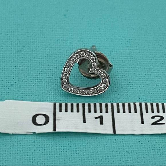 ❌SOLD❌Tiffany white gold diamond metro heart earrings - Picture 8 of 10